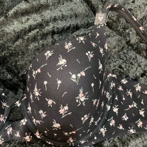 Victoria’s Secret body bra lined Demi flower black